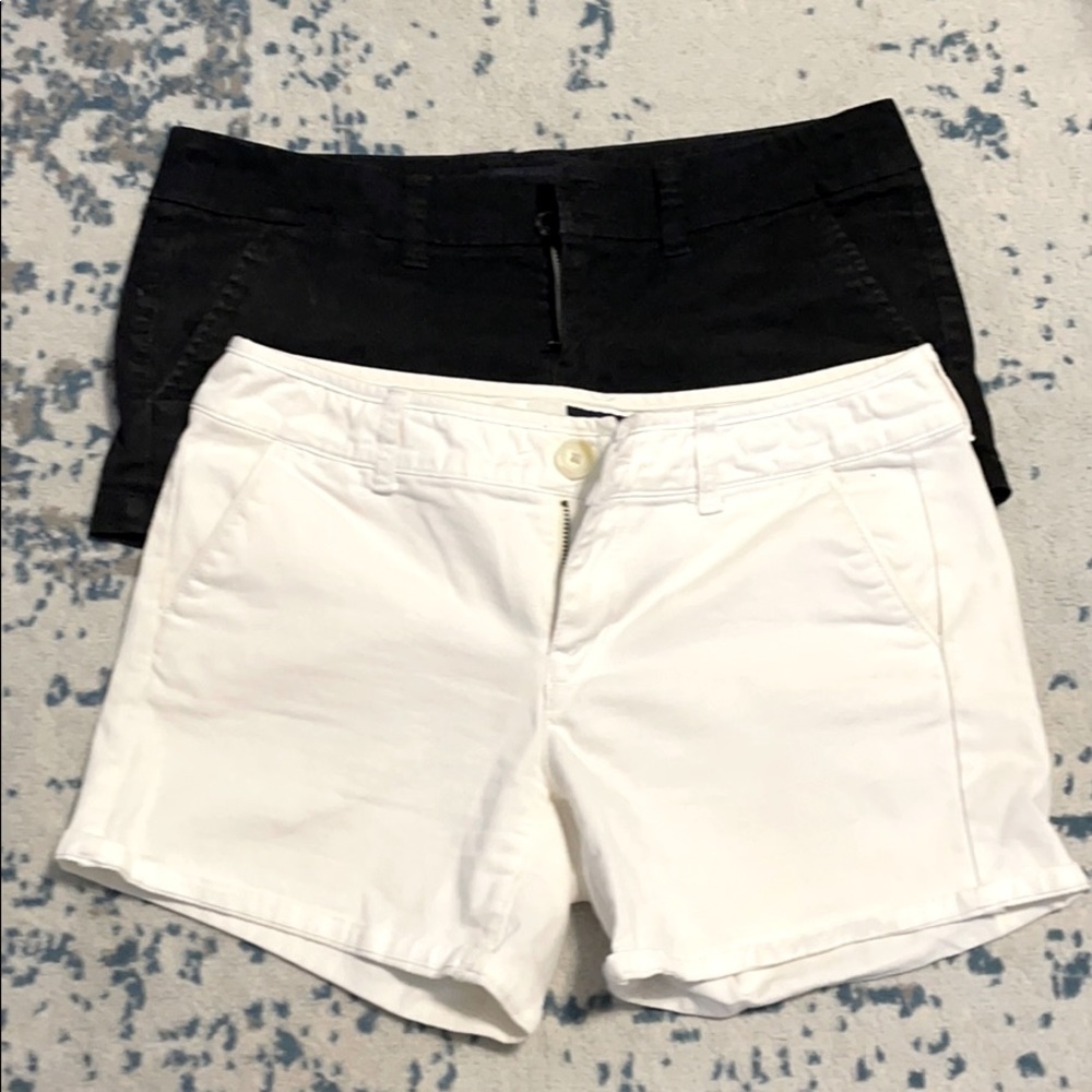 (2) American Eagle shorts